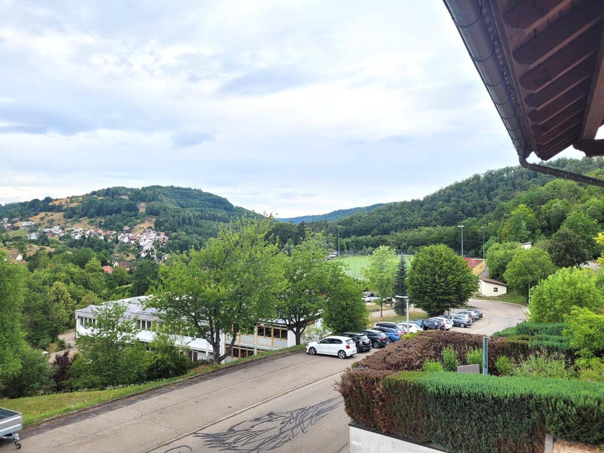 4 Zimmer Geraeumige Und Ruhig Gelegene Ferien- Und Monteurwohnung Nur Fuer Sie Allein Aujvari Vermietungen Spiegelberg Exterior foto